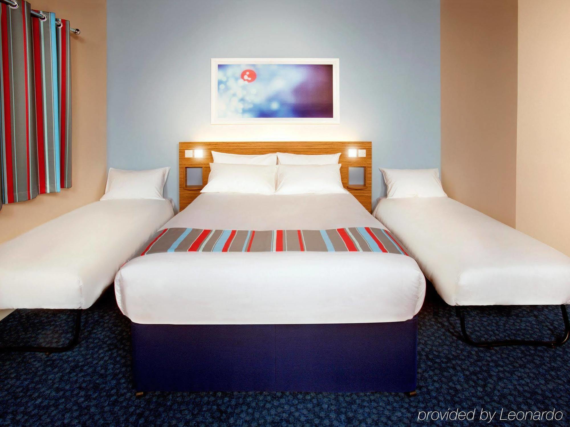 Ibis Budget London Heathrow Central Cranford Kültér fotó