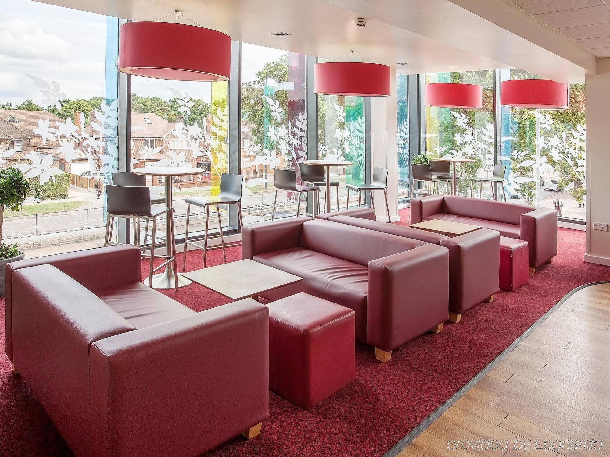 Ibis Budget London Heathrow Central Cranford Kültér fotó